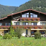 Sportpension Thayer Piesendorf
