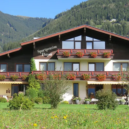 Sportpension Thayer Piesendorf