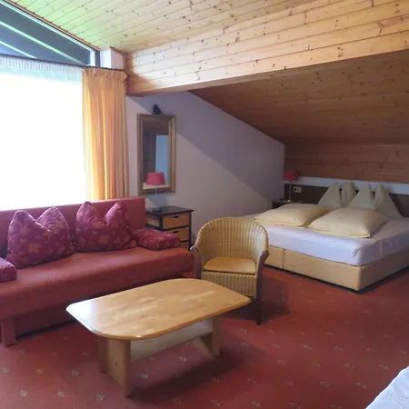 Konukevi Sportpension Thayer